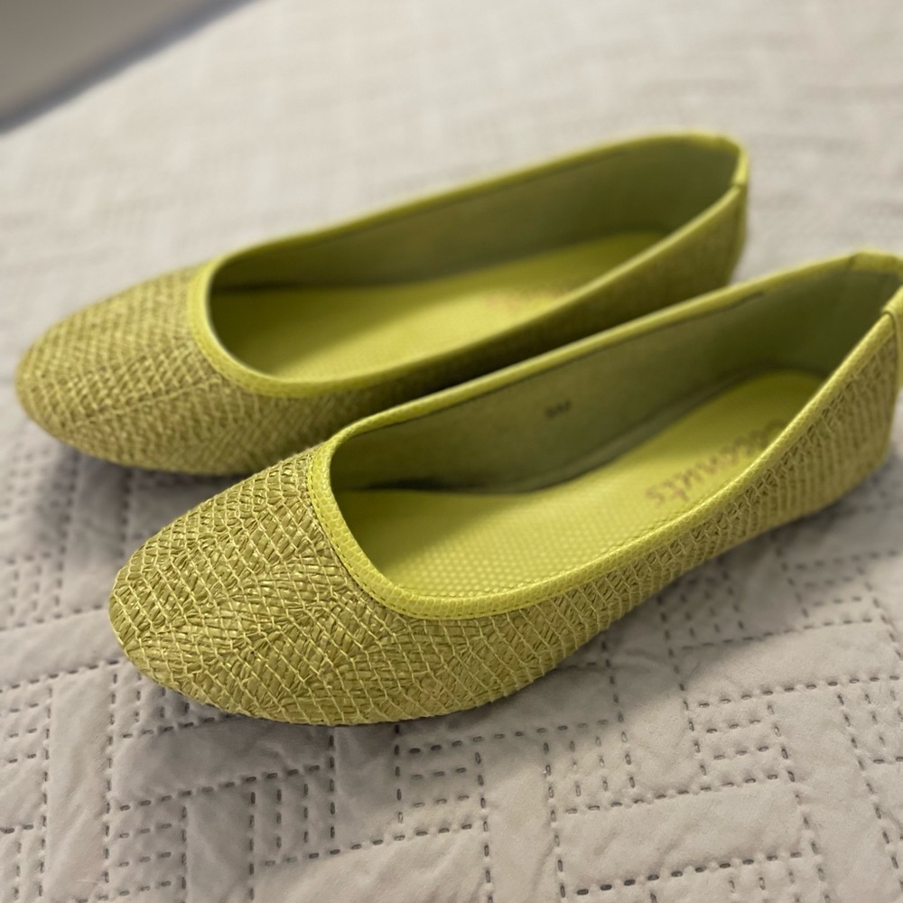 Green Woven Ballet Flats with Textured Pattern